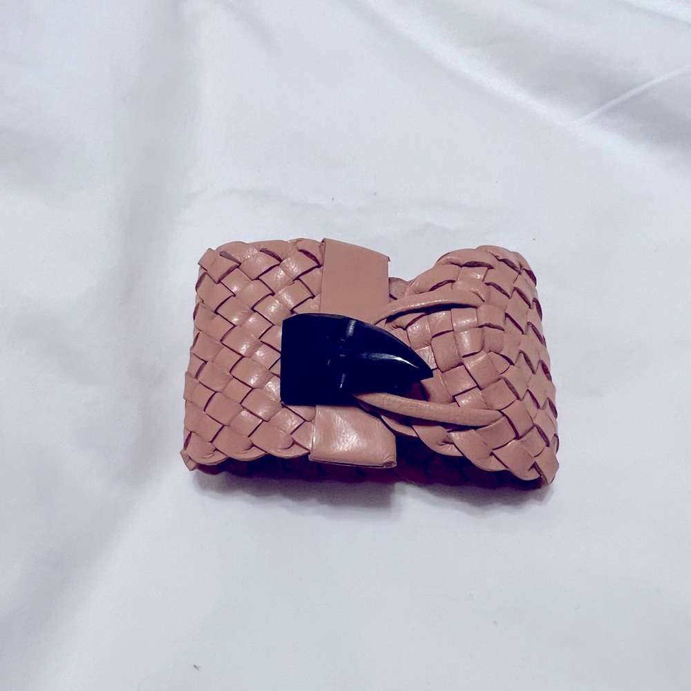 Taupe woven bracelet with unique black bead